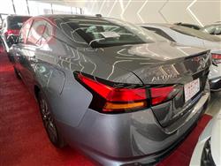 نيسان ألتيما